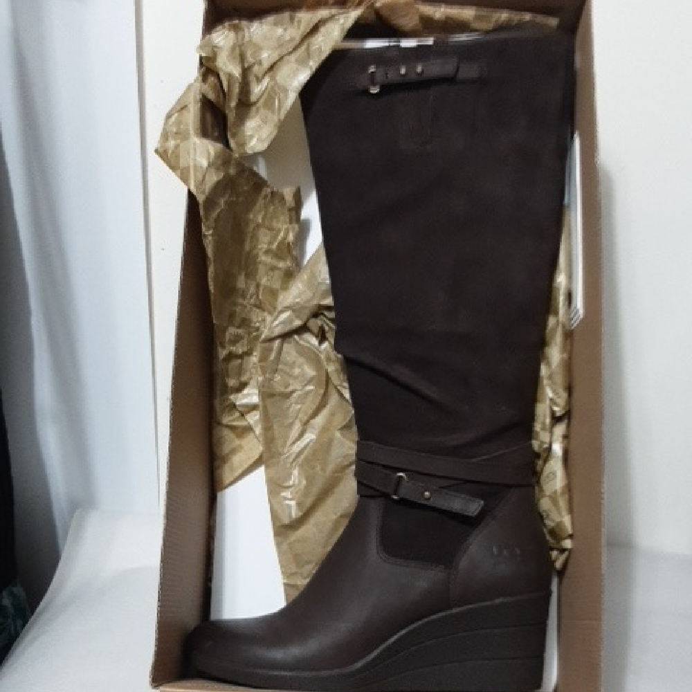 UGG Lesley Stout Women's 7 Brown Waterproof Suede Wedge Knee-High‎ Boots